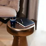 Twenty-three Amsterdam Airport 호텔 4*