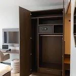 Twenty-three Amsterdam Airport 호텔