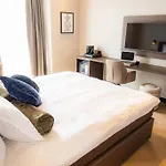 호텔 Twenty-three Amsterdam Airport 4*