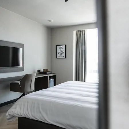 호텔 Twenty-three Amsterdam Airport 4*