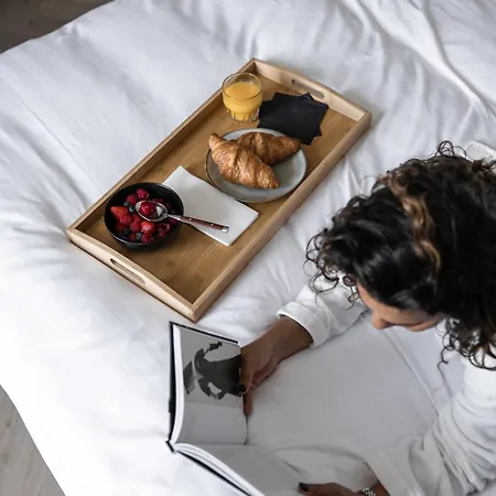 Twenty-three Amsterdam Airport 4*