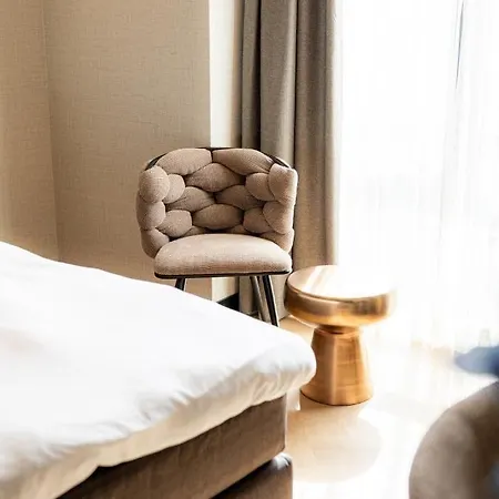 Hotel Twenty-three Amsterdam Airport 4*