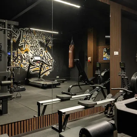 Twenty-three Amsterdam Airport 4*