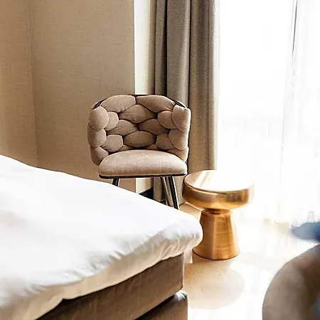 Twenty-three Amsterdam Airport 4*