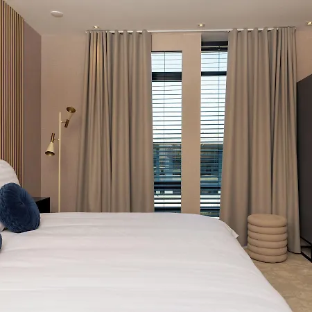 Hotel Twenty-three Amsterdam Airport 4*
