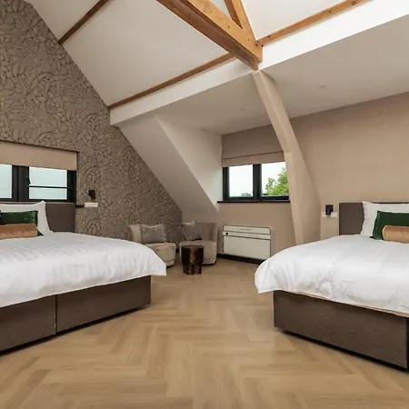 Twenty-three Amsterdam Airport Отель 4*