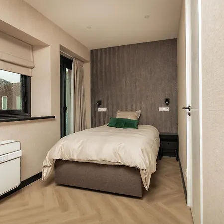 Twenty-three Amsterdam Airport Отель Хоофддорп