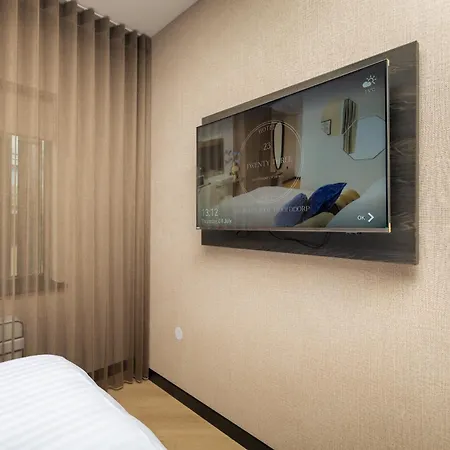 Twenty-three Amsterdam Airport Хоофддорп