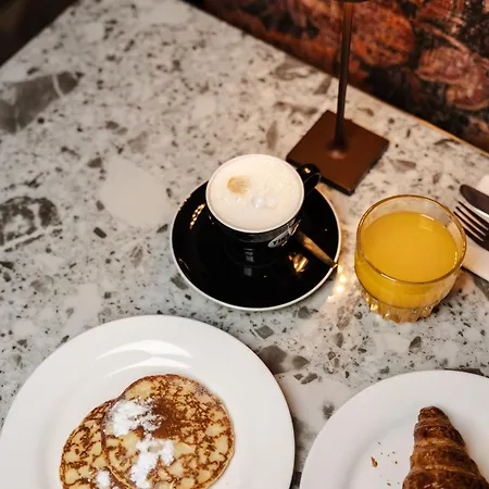 Отель Twenty-three Amsterdam Airport