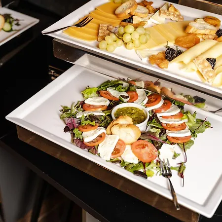 Twenty-three Amsterdam Airport Отель 4*