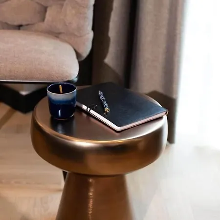 Twenty-three Amsterdam Airport Хоофддорп